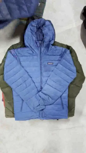 Branded Patagonia Puffer — 11 Pieces