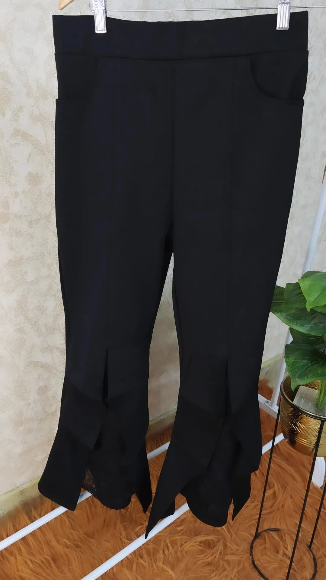 Flared ruffle pant