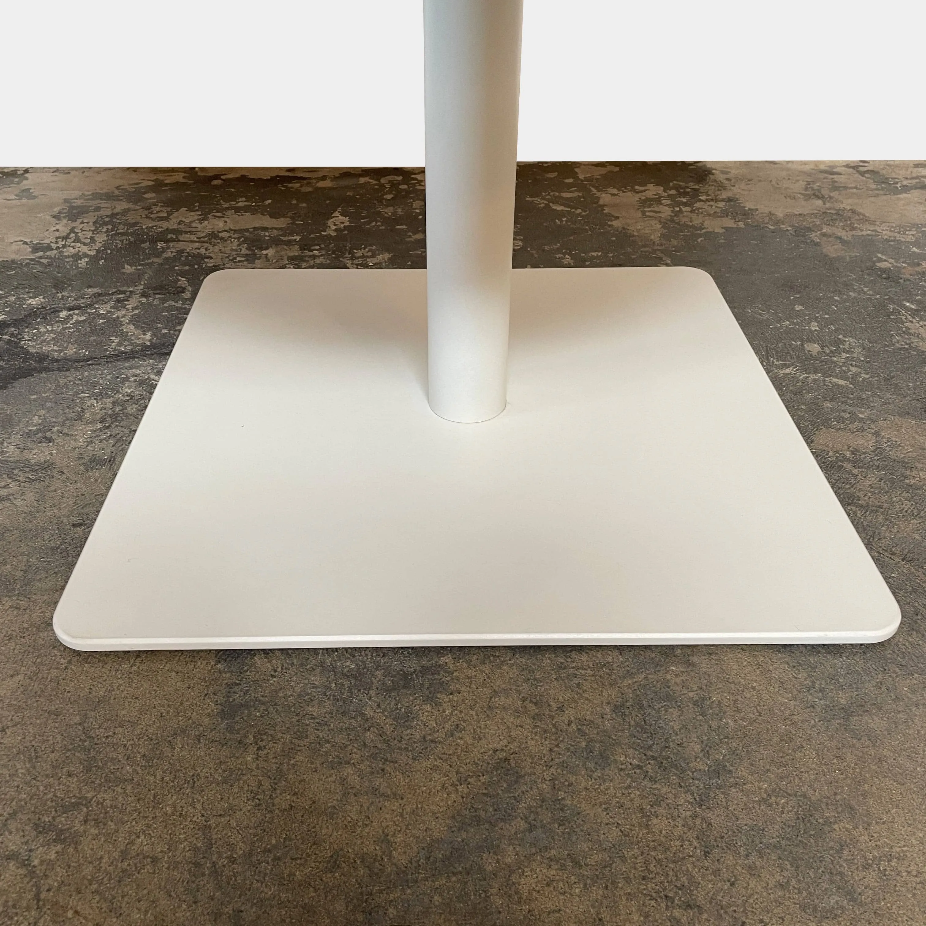 Giro Outdoor Table
